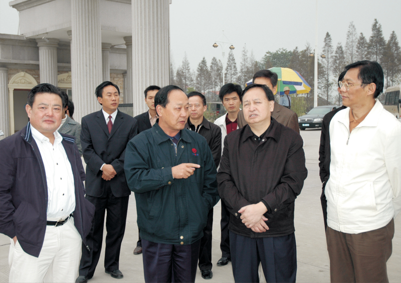 2006年11月15日，湖北省省长罗清泉一行来公司调研